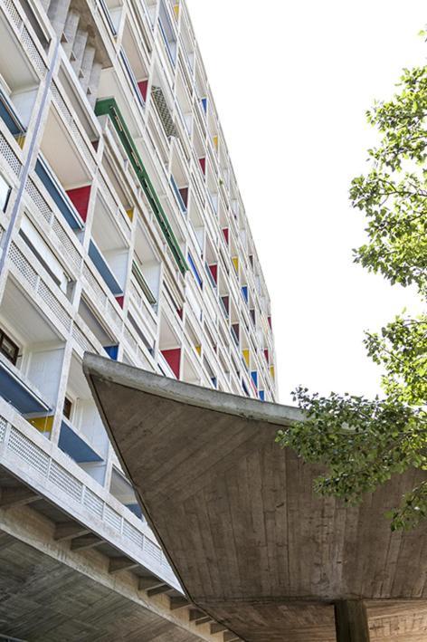 Apartment Cite Radieuse - Le Corbusier *